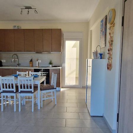 Mango Apartment Никити Екстериор снимка