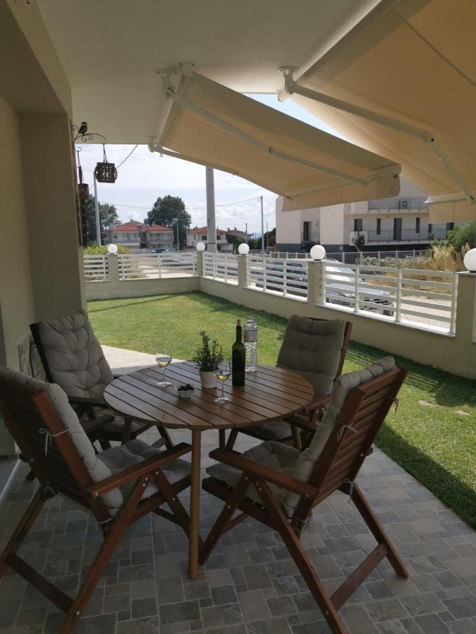 Mango Apartment Никити Екстериор снимка