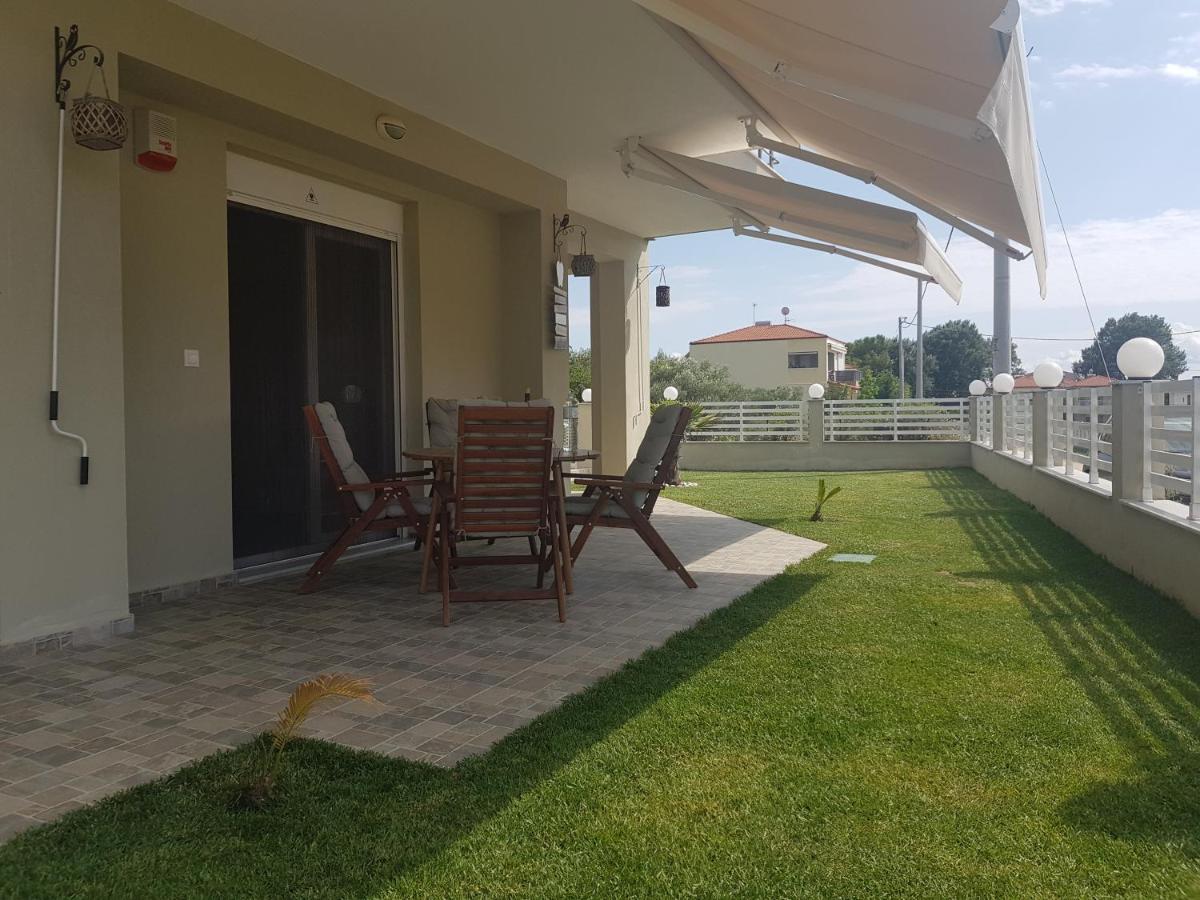 Mango Apartment Никити Екстериор снимка