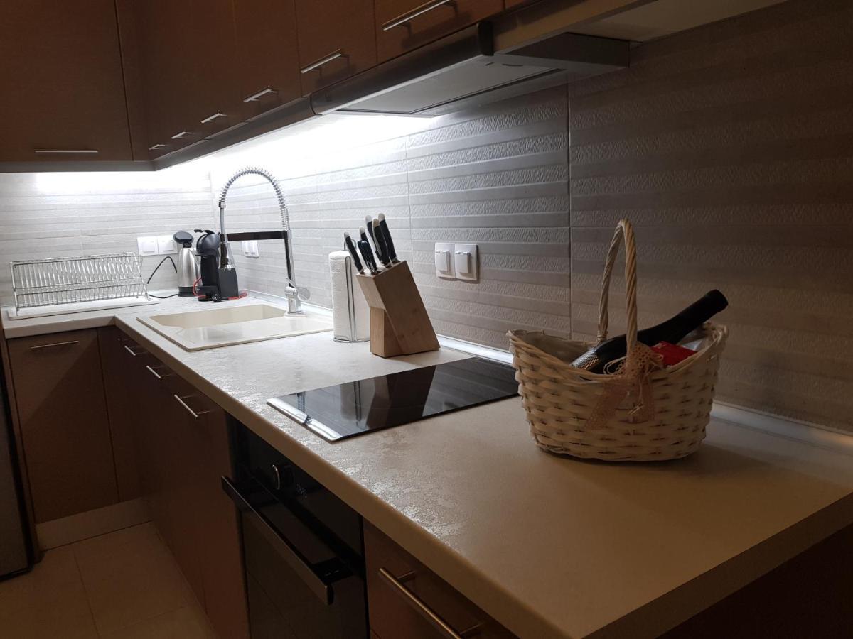 Mango Apartment Никити Екстериор снимка