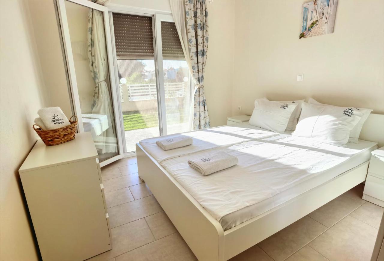 Mango Apartment Никити Екстериор снимка