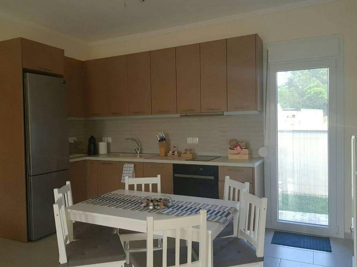 Mango Apartment Никити Екстериор снимка