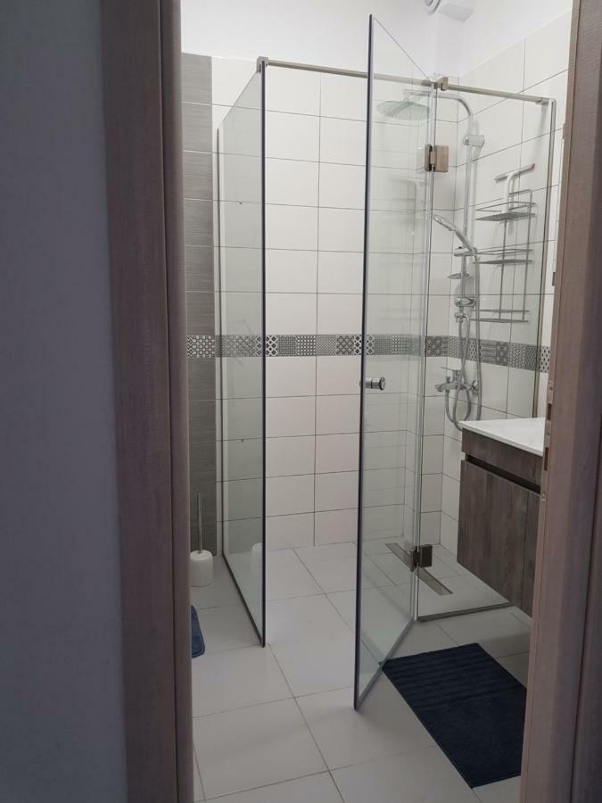Mango Apartment Никити Екстериор снимка