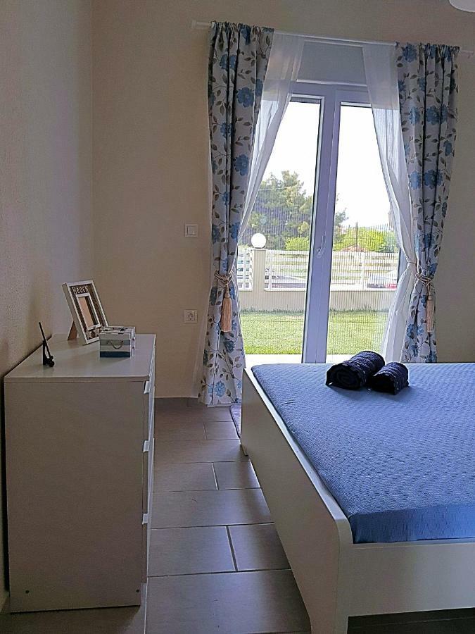 Mango Apartment Никити Екстериор снимка