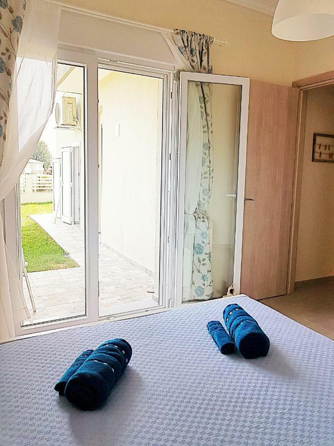 Mango Apartment Никити Екстериор снимка